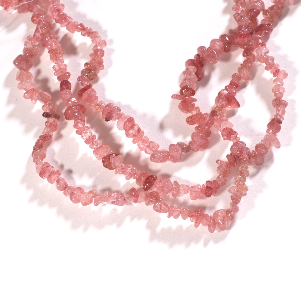 Fil de perles chips irrégulières en quartz fraise naturel rose framboise