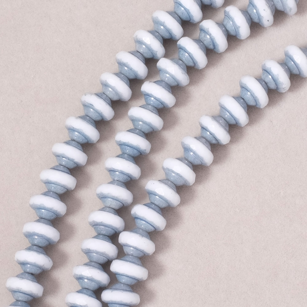 Fil de perles de Bohème Donuts facetté 6x8mm gris bleu et blanc opaque