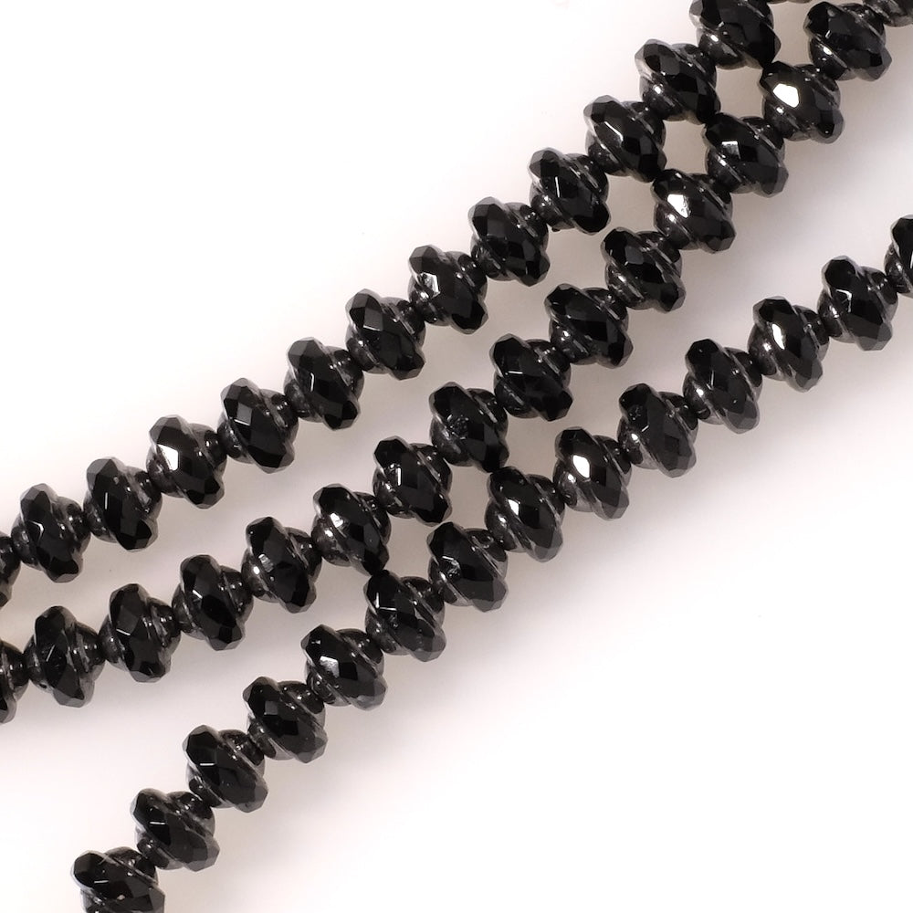 Fil de perles de Bohème Donuts facetté 6x8mm noir et gris opaque
