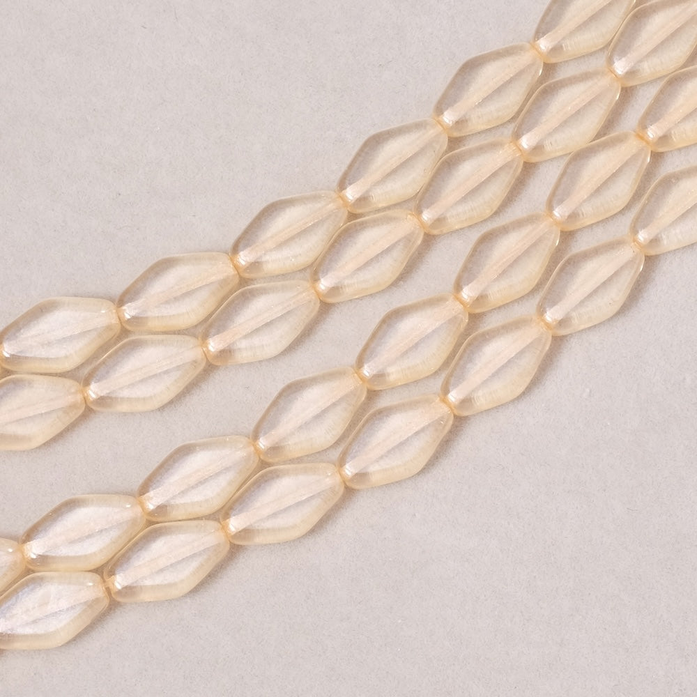 Fil de perles de Bohème Ovale losange jaune transparent