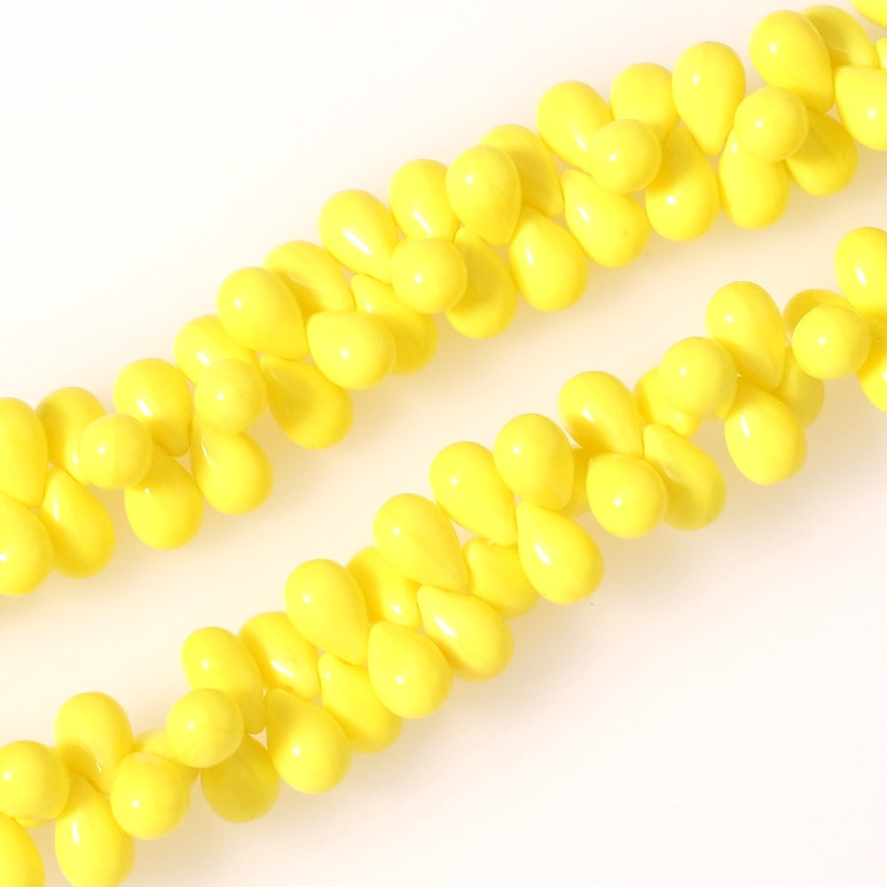 Fil de perles de Bohème gouttes 6x9mm Jaune opaque
