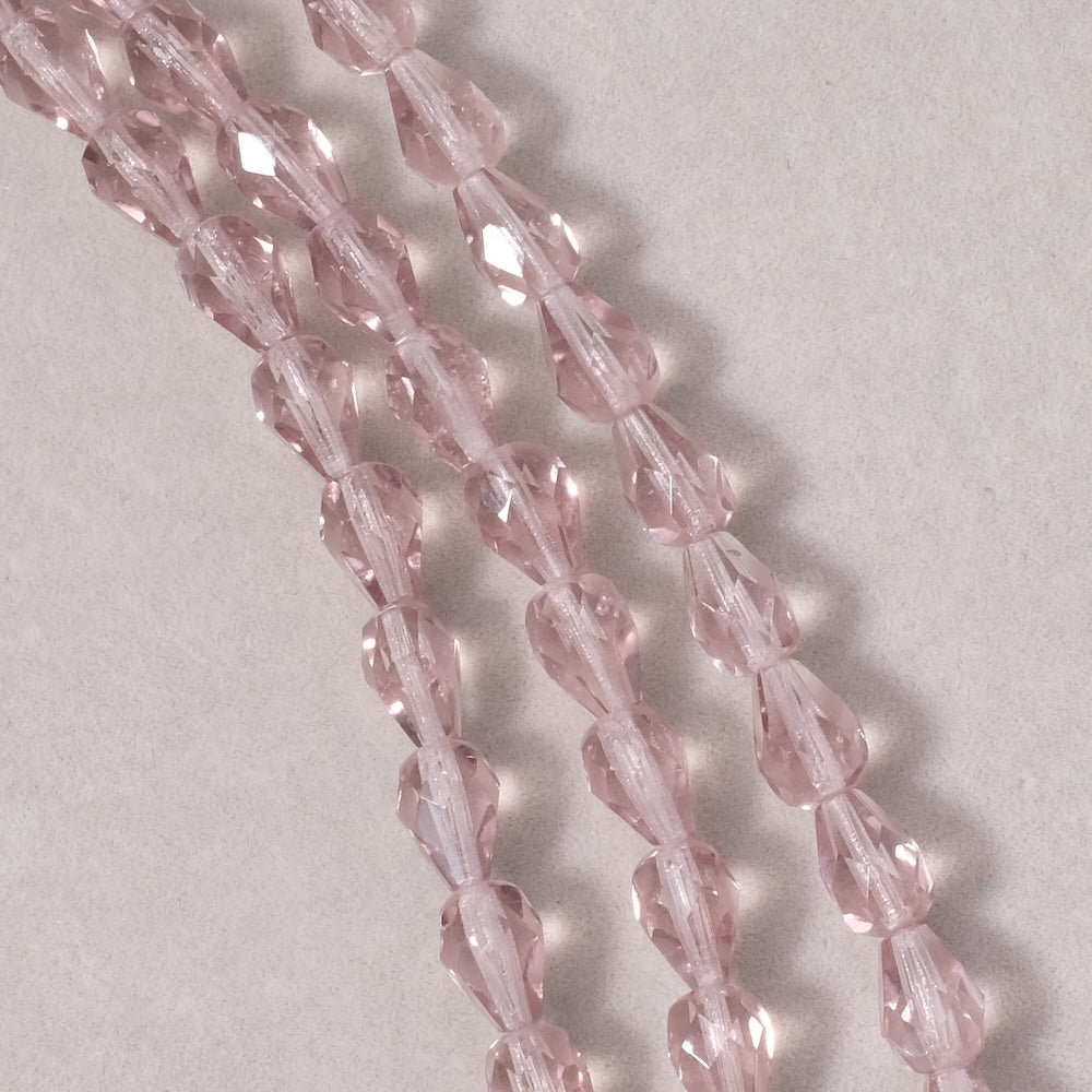 Fil de perles de Bohème gouttes 8x6mm Violet clair transparent