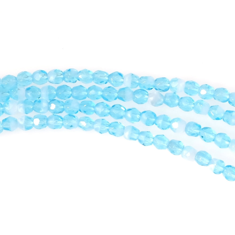Fil de perles de Bohème rondes facettées 4mm bleu azur transparent marbré