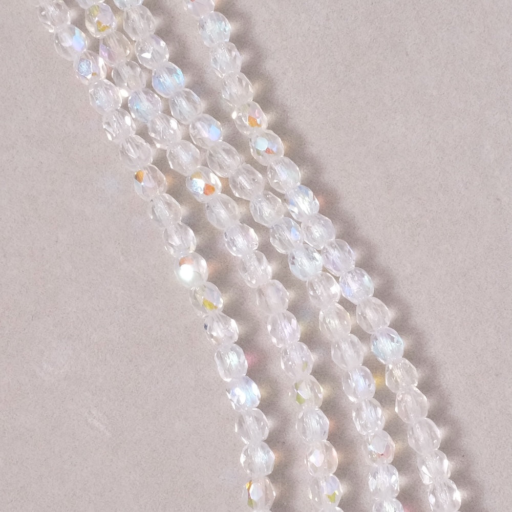 Fil de perles de Bohème rondes facettées 4mm transparent irisé AB