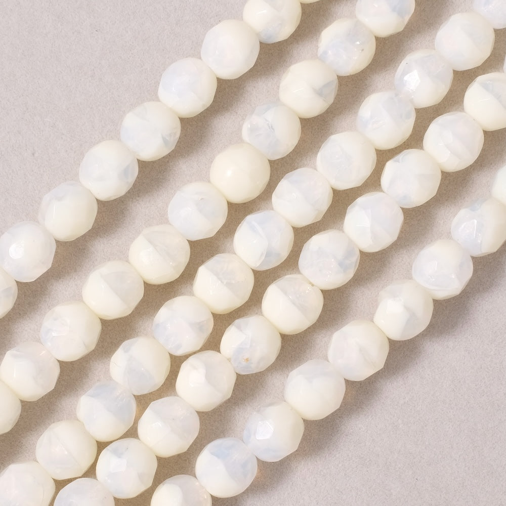 Fil de perles de Bohème rondes facettées 8mm crème ivoire et opaline