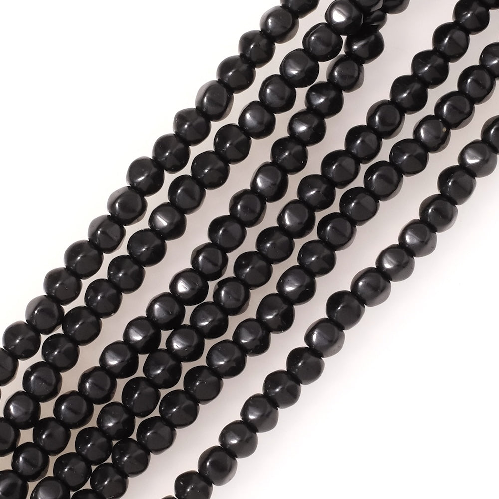Fil de perles de Bohème rondes irrégulières 4mm noir opaque