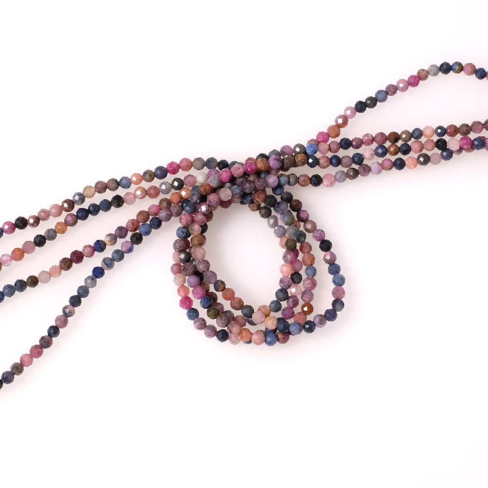 Fil de perles en pierres naturelles facettées 3mm mix Corindon