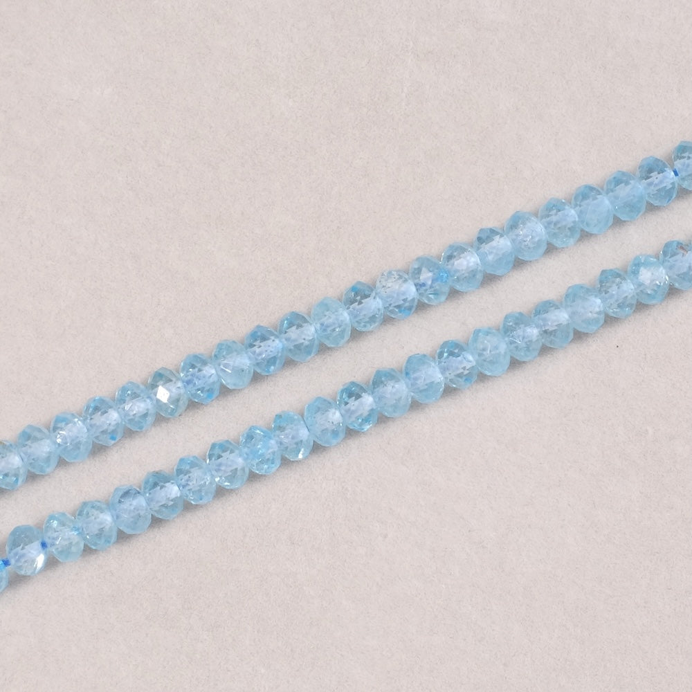 Fil de perles naturelles 4x6mm facettées en Topaze bleu ciel