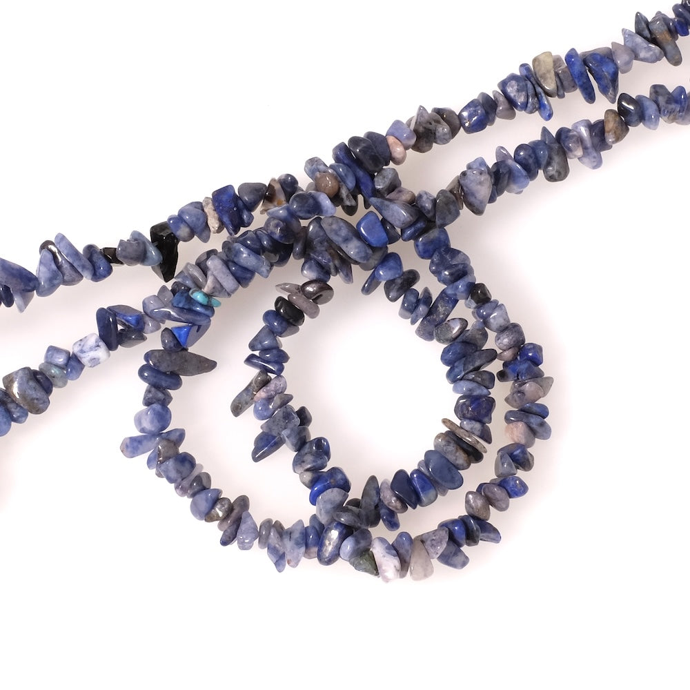 Fil de perles naturelles chips éclat de Sodalite