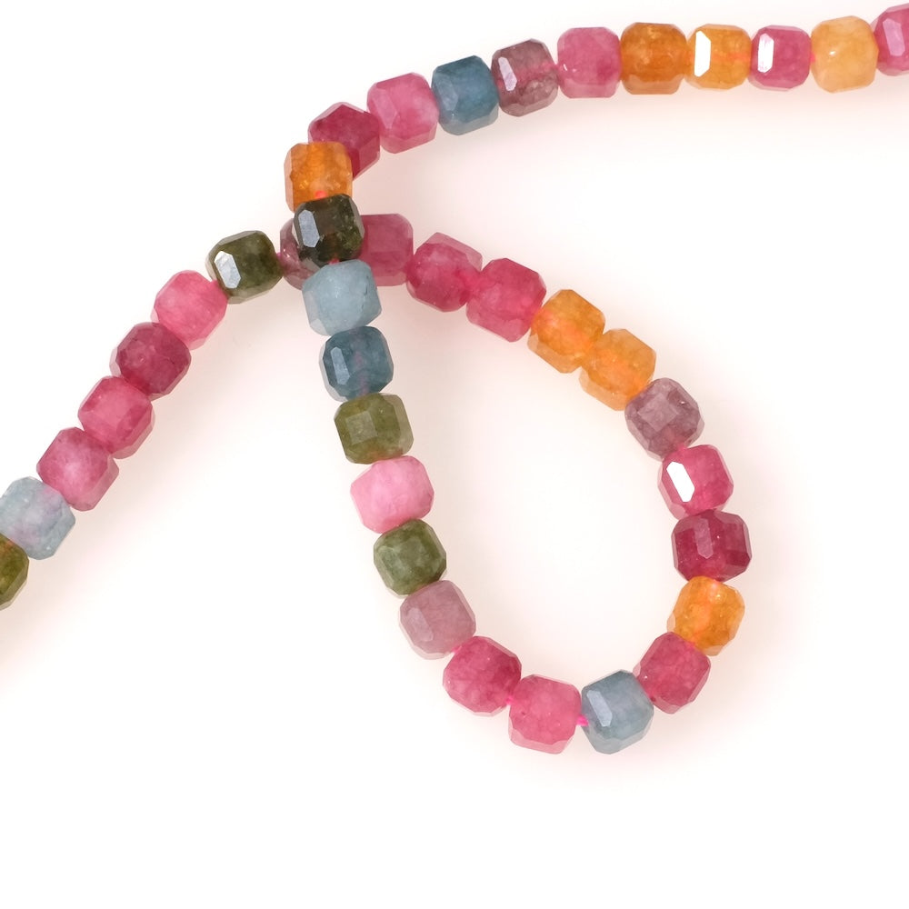 Fil de perles naturelles cubes facettés 5,5mm multicolore en Tourmaline