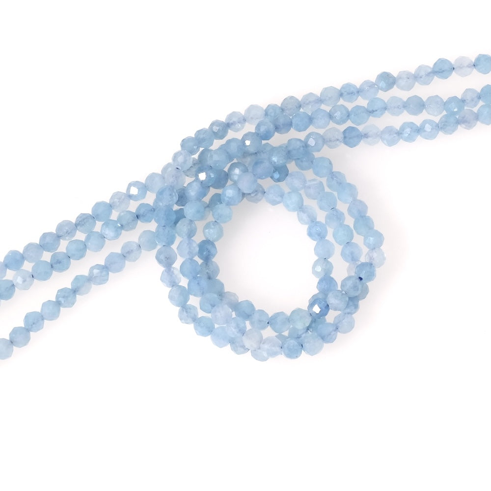 Fil de perles naturelles rondes facettées 3,4mm en Aigue marine