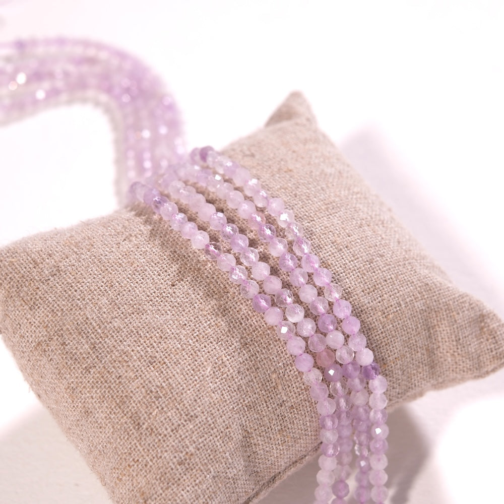Fil de perles rondes facettées 3,4 mm en améthyste lavande naturelle violet pastel
