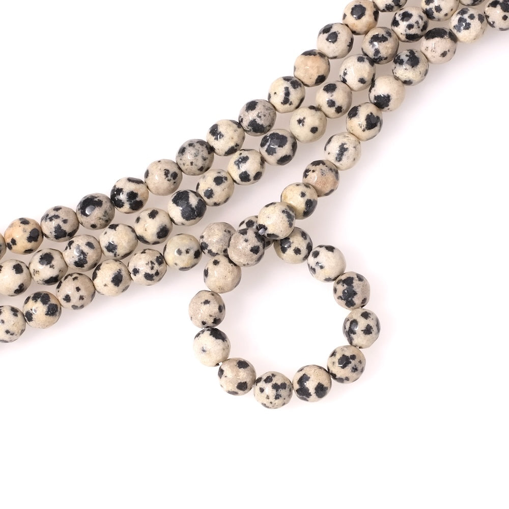 Fil de perles rondes facettées 6mm naturelles de Jaspe Dalmatien