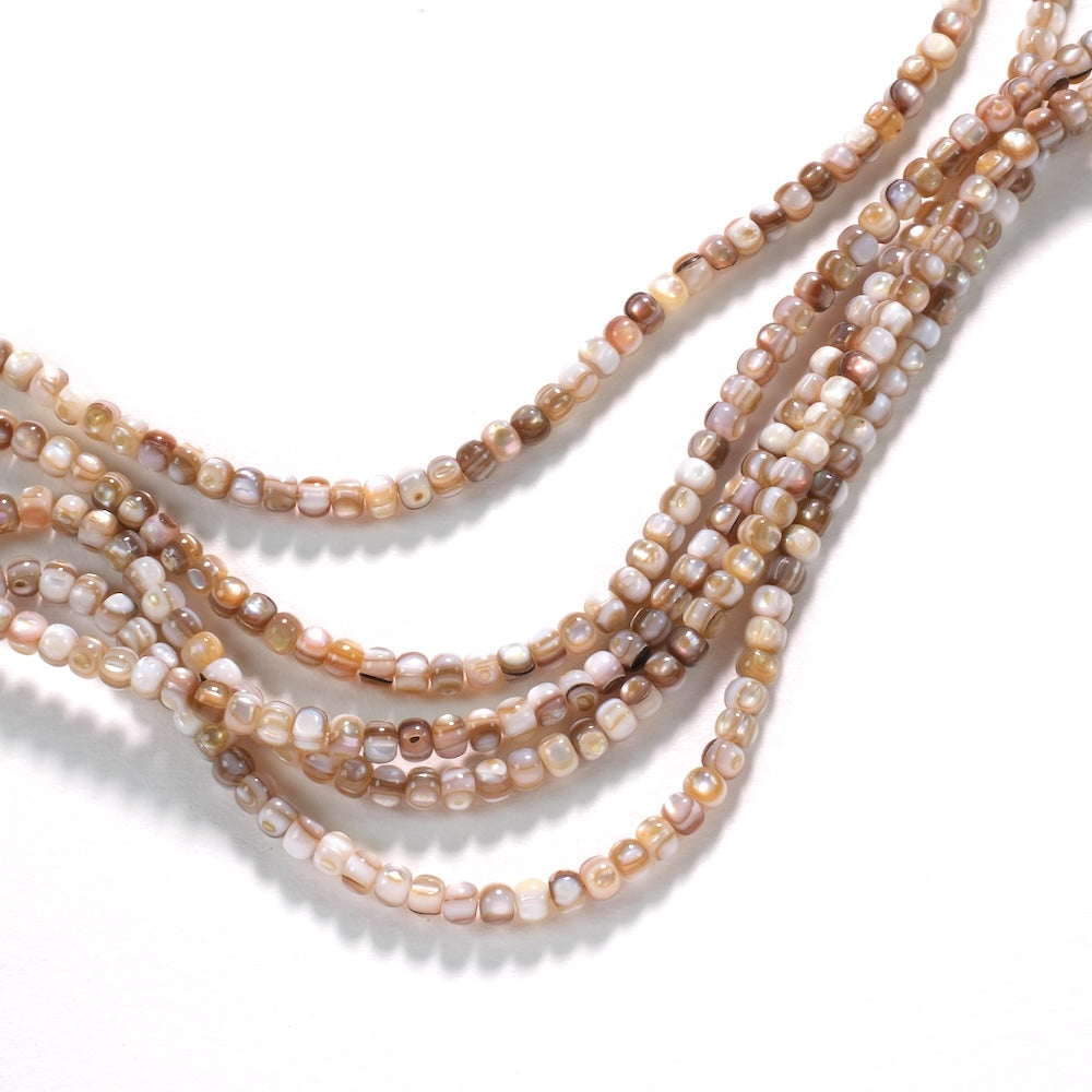 Pure Ref Rounded Edges Lot of 20 Freshwater Mother-of-Pearl Discs 4.5 mm - Perles Corner