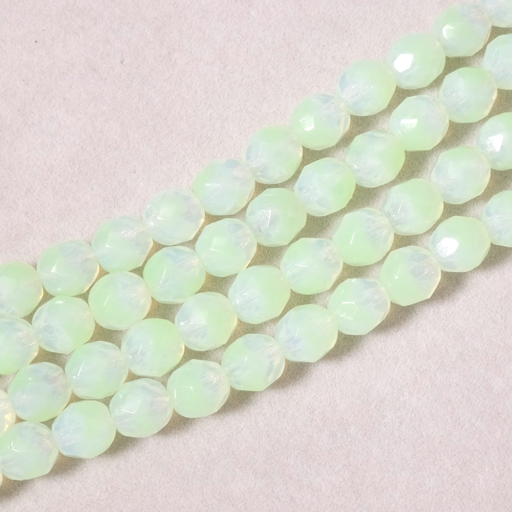 Fil de perles de Bohème rondes facettées 8mm transparent et vert pastel