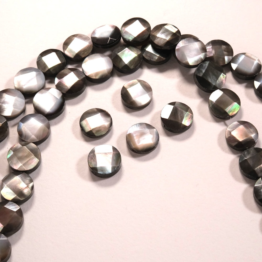 Lot de 2 perles palet facetté — nacre noire