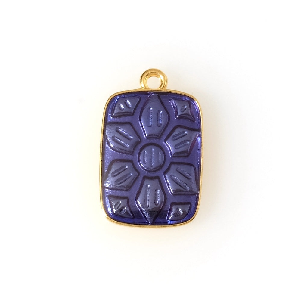 Pendentif rectangle émaillé bleu en Zamak doré 24K