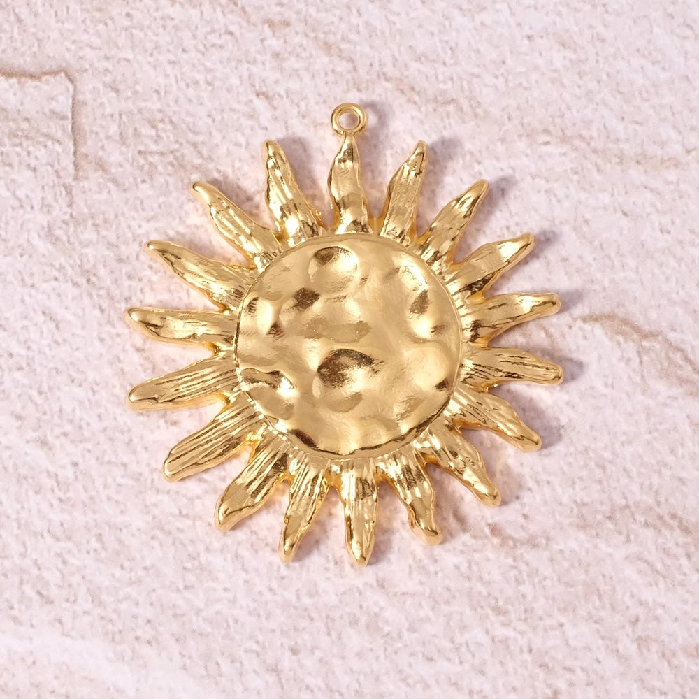 Pendentif soleil en Zamak doré Or 24K