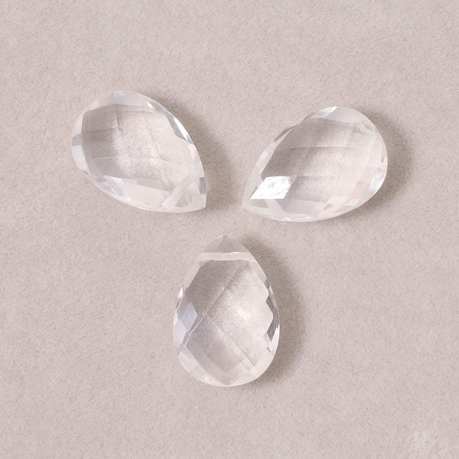 Perle goutte facettée 15 x 10mm en  pierre naturelle Quartz Cristal de roche