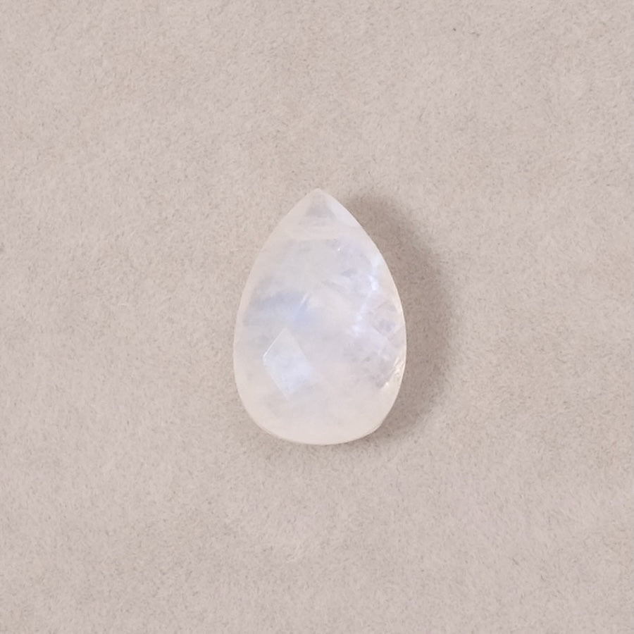 Perle goutte facettée 15 x 10mm en pierre naturelle en Pierre de Lune