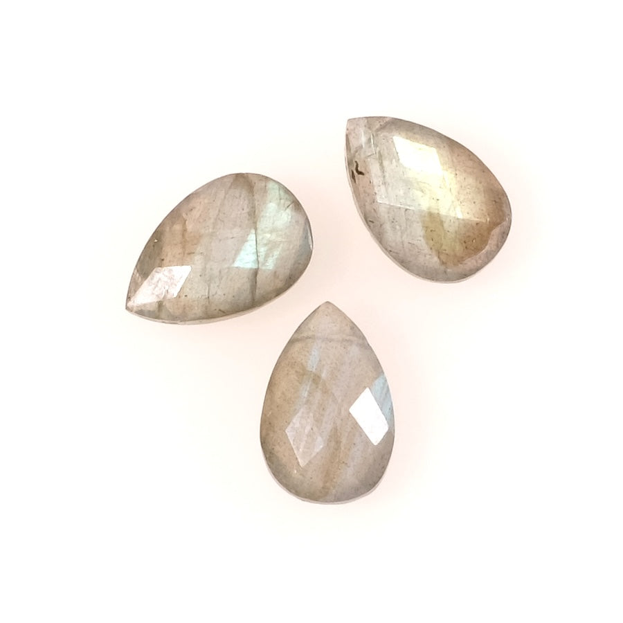 Perle goutte facettée 15 x 10mm en pierre naturelle Labradorite