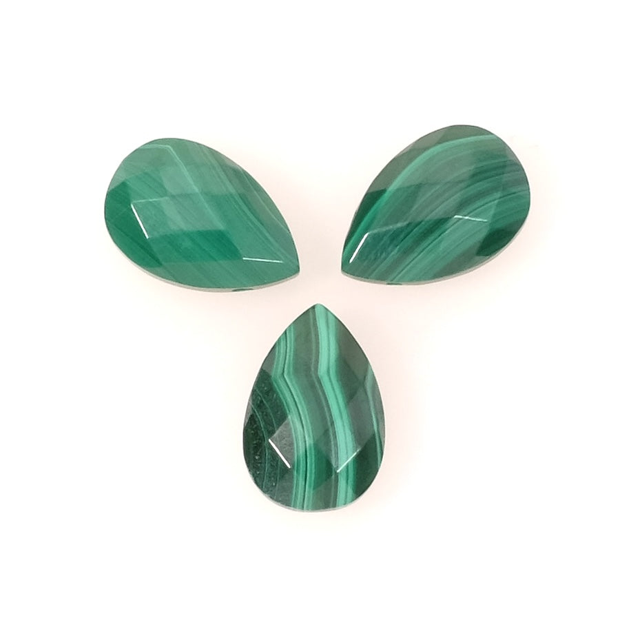 Perle goutte facettée 15 x 10mm en pierre naturelle Malachite