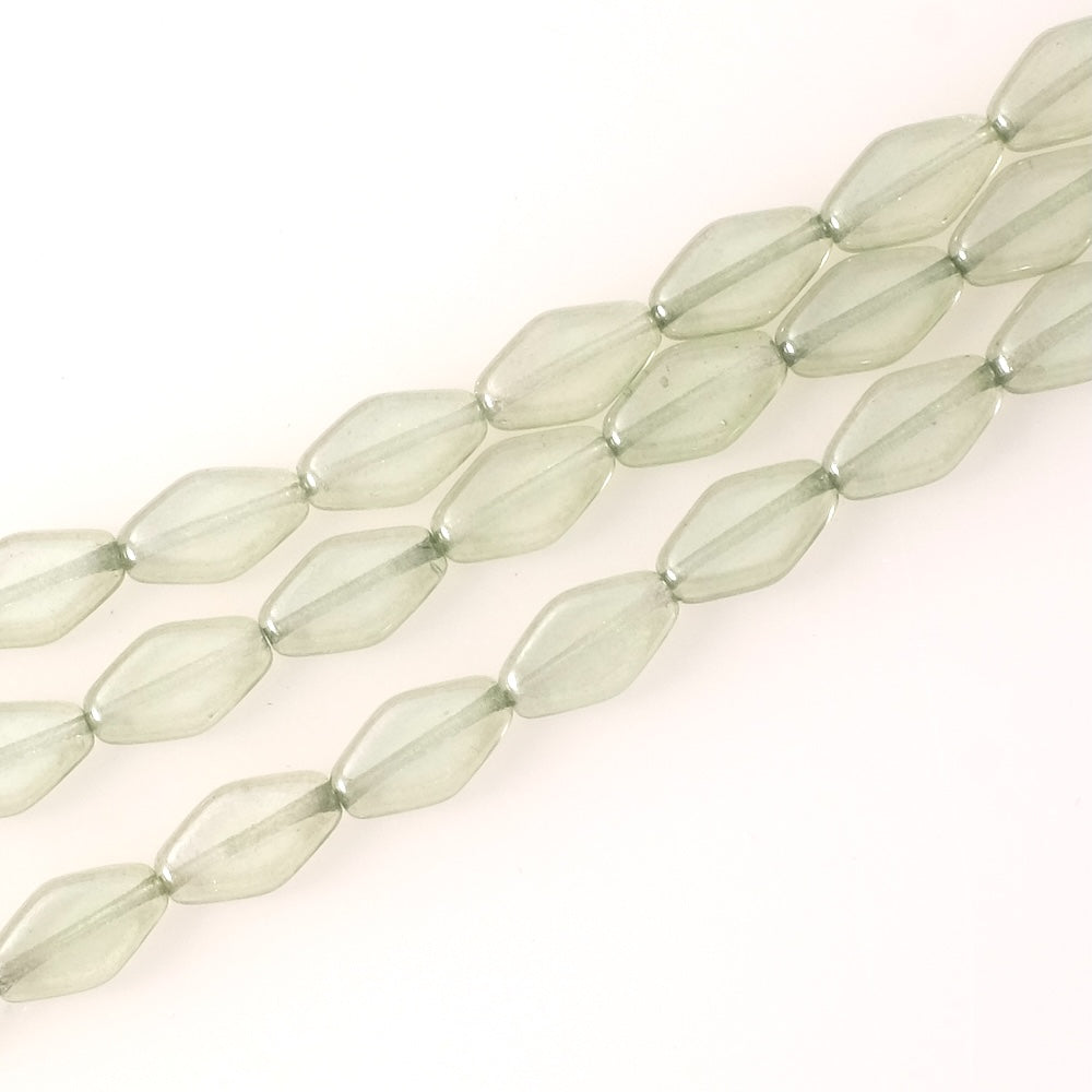 Fil de perles de Bohème Ovale losange vert transparent