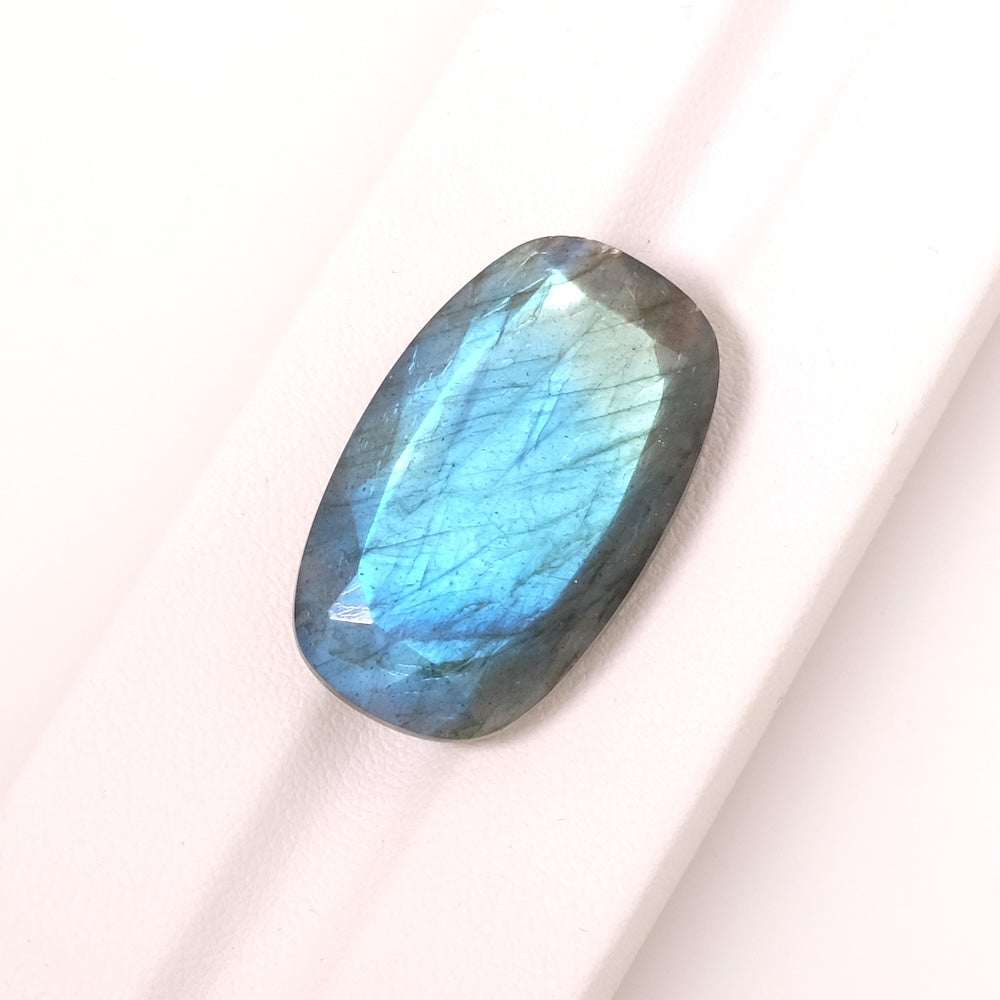 Pierre facettée rectangle 18 x 30mm en Labradorite