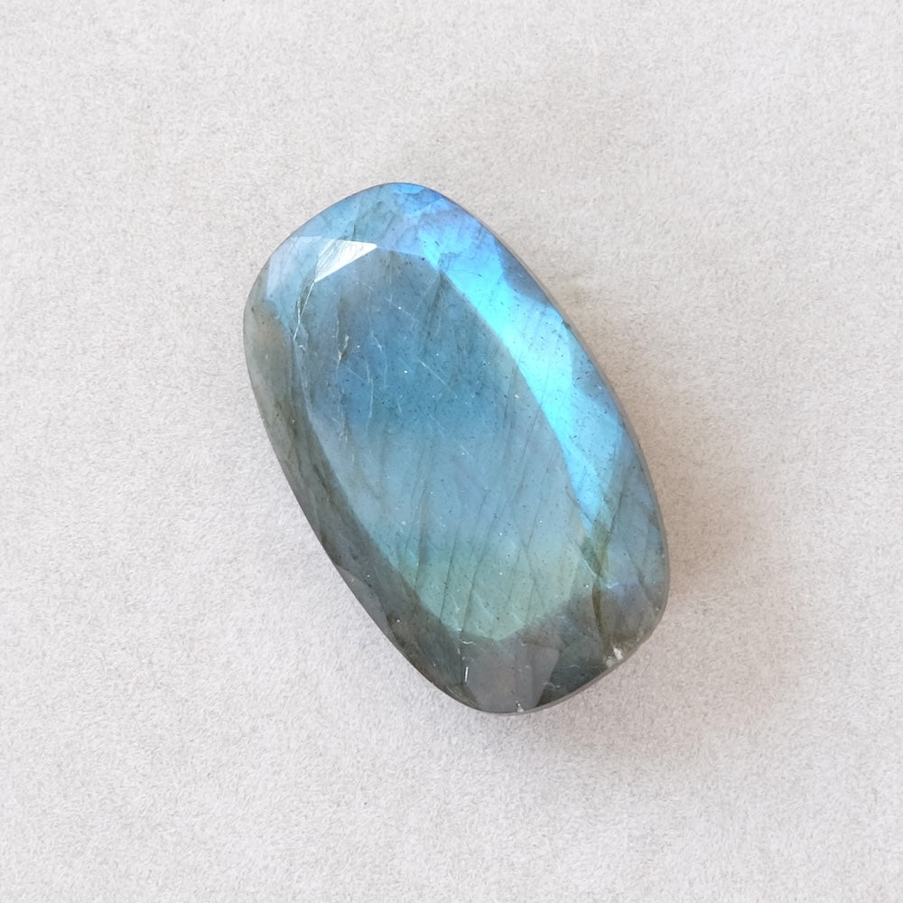 Pierre facettée rectangle 18 x 30mm en Labradorite