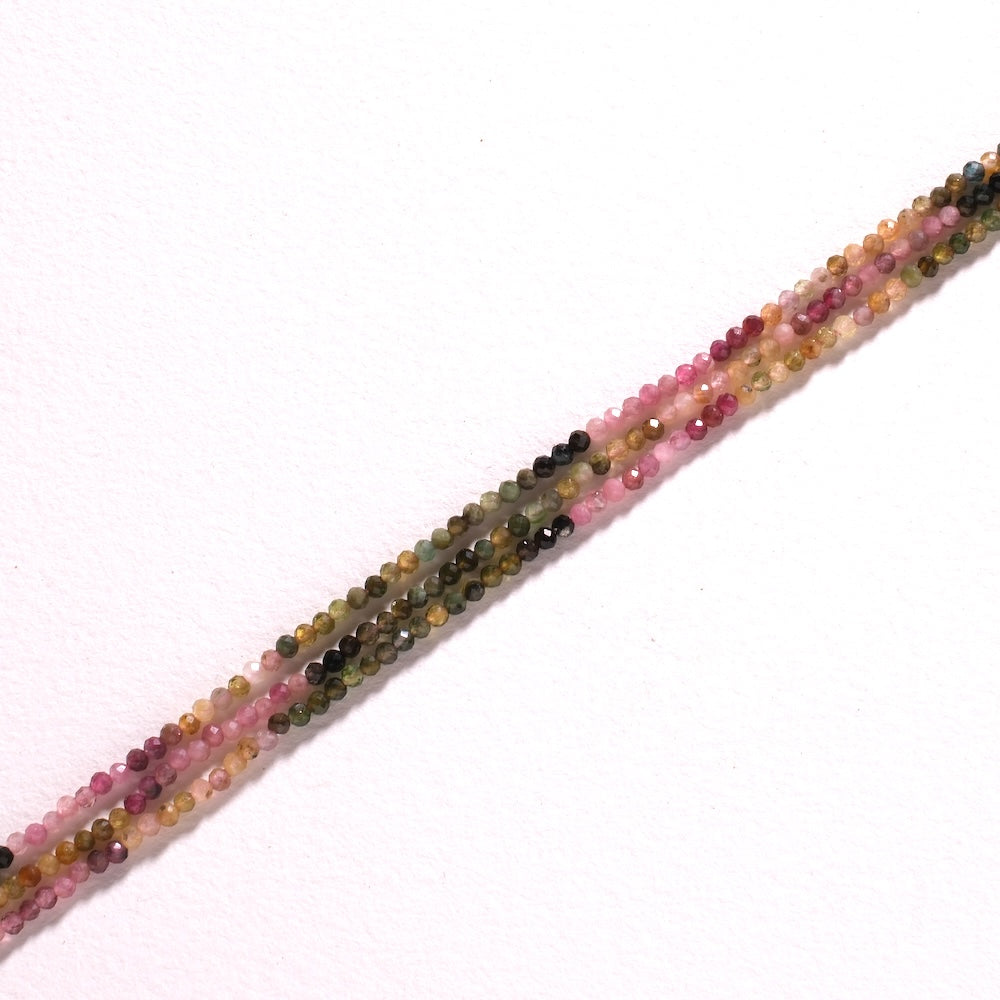 Plusieurs fils de perles Tourmaline facettées 2 mm dans différents coloris