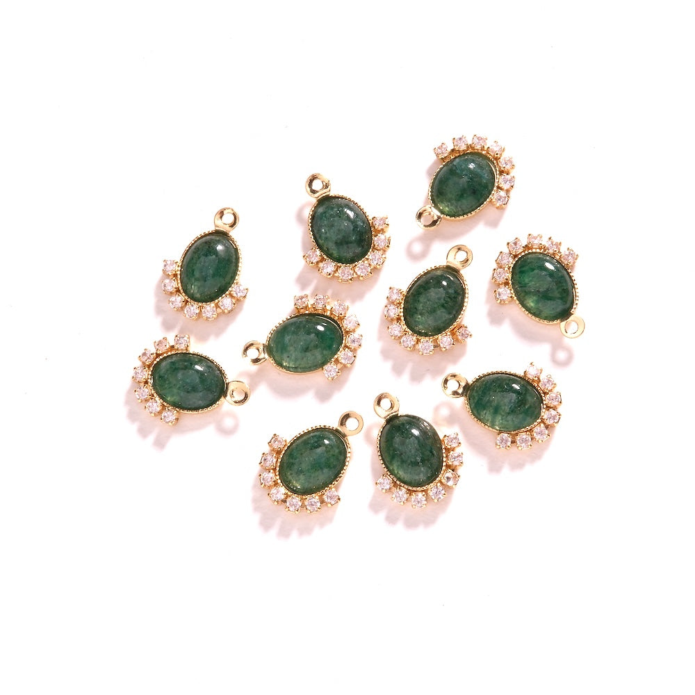 Plusieurs pendentifs ovales Aventurine verte cerclés de strass zircon dorés 24K