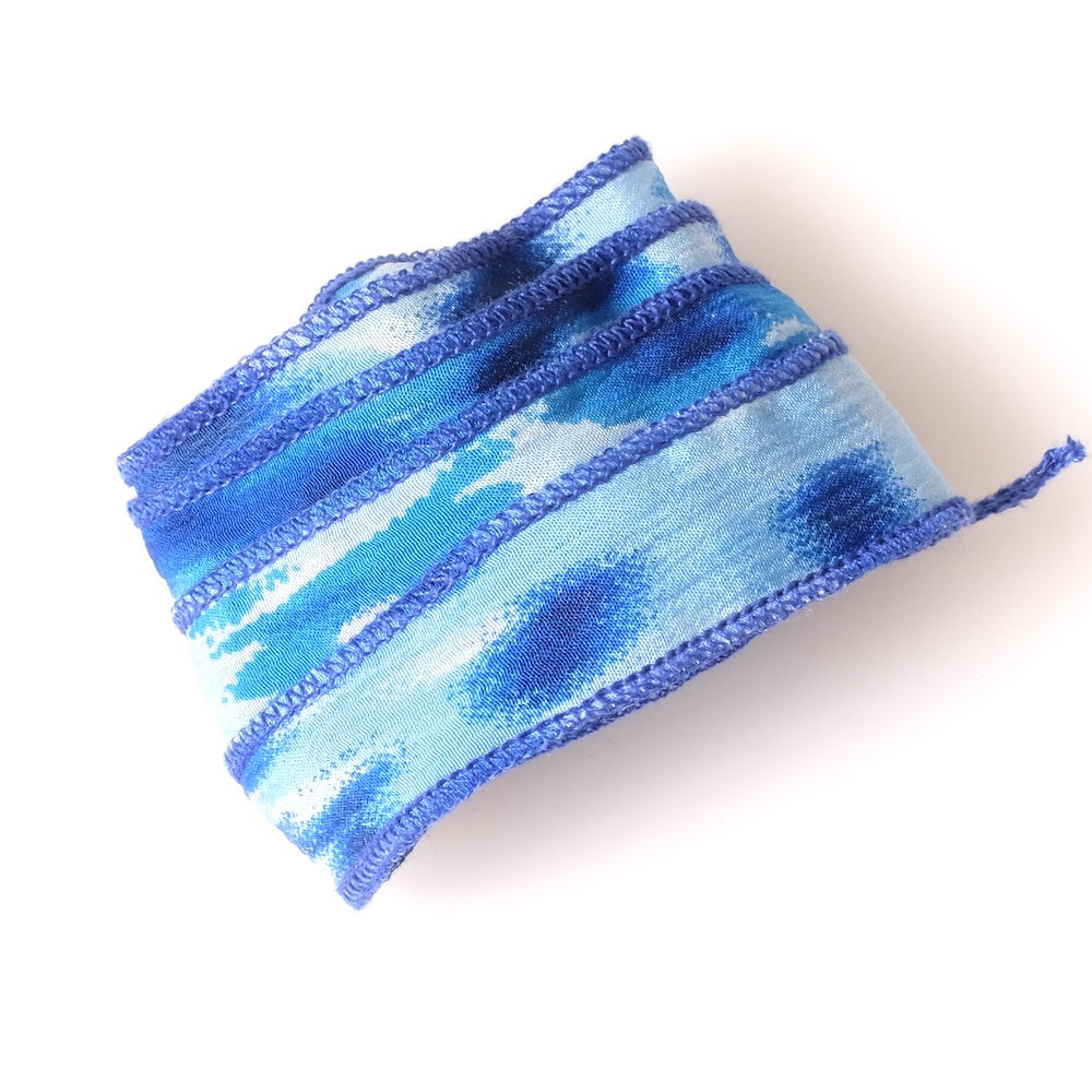 Ruban de soie motif imprimé Aqua nuance bleu