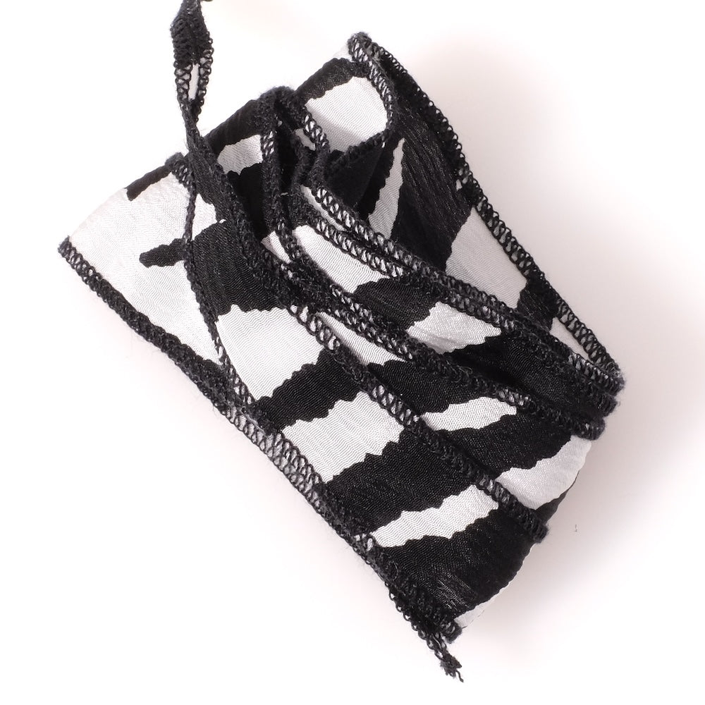 Ruban de soie motif imprimé Zèbre couture noir
