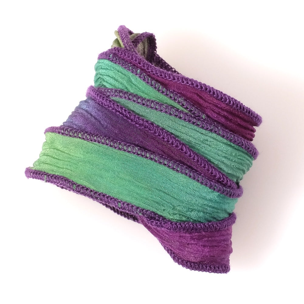 Ruban de soie teint à la main vert Emeraude Violet