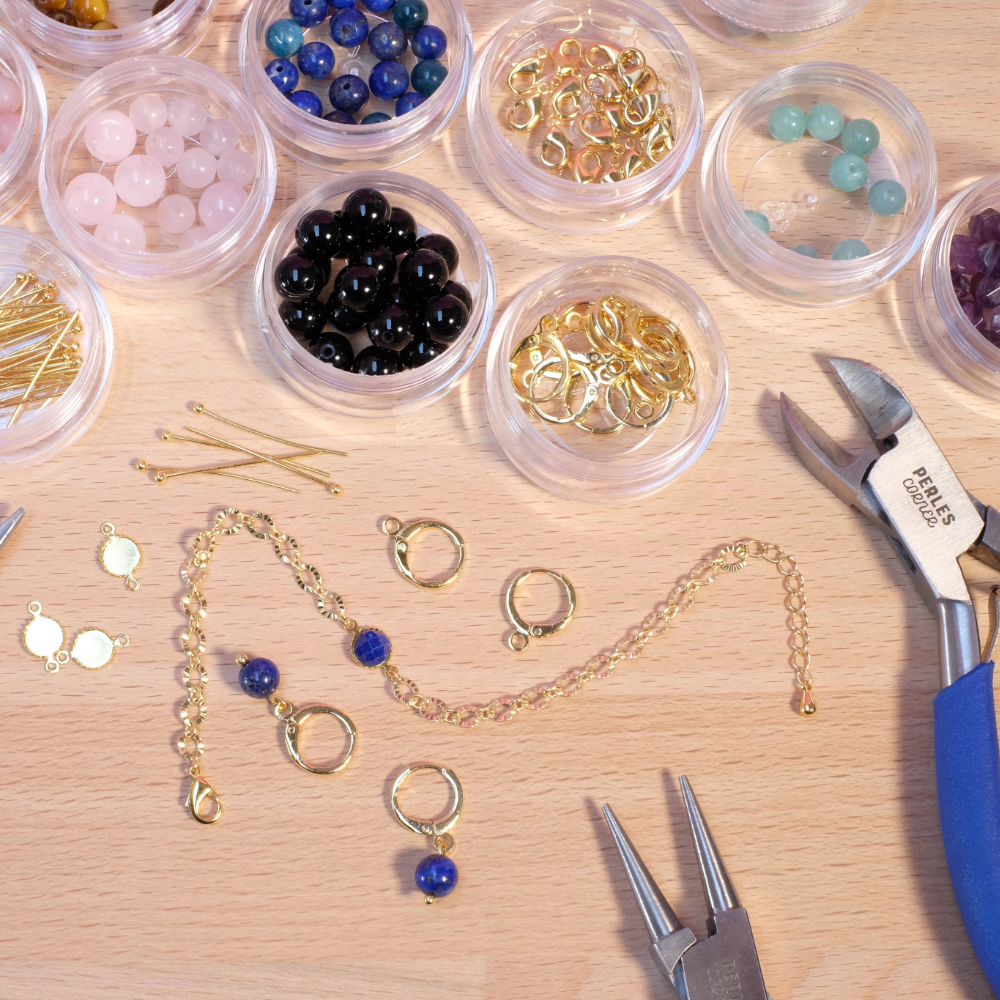 Atelier création bijoux DIY Paris pour apprendre le montage - Perles Corner