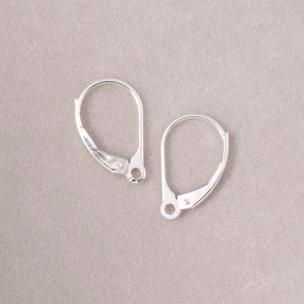 Une paire de Boucles d'oreilles Dormeuse en argent massif 925