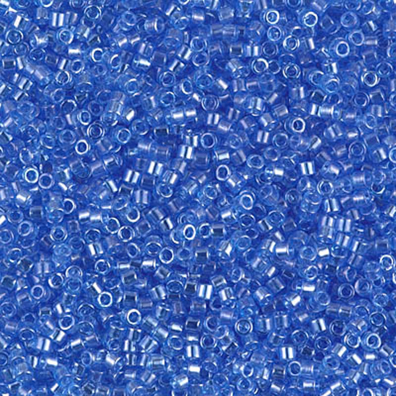 Perles Miyuki Delica 11/0 azur transparent lustré DB1230