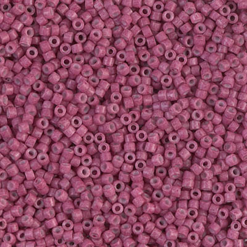 Perles Miyuki Delica 11/0 lie-de-vin opaque teinté DB1376