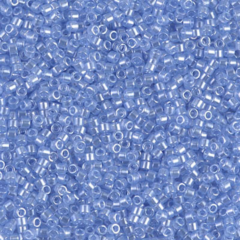 Perles Miyuki Delica 11/0 bleu ciel pâle transparent lustré DB1475