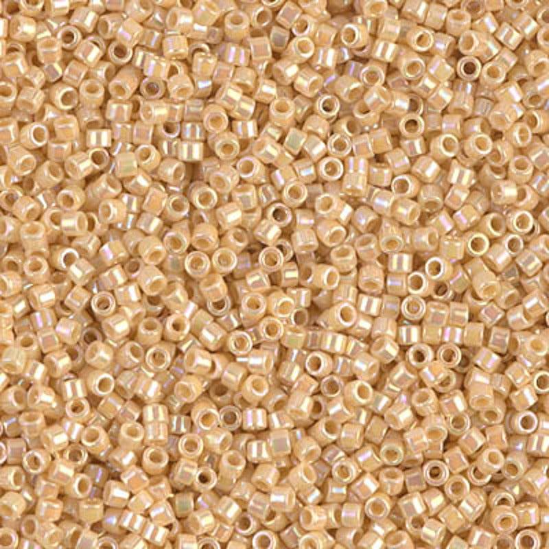 Perles Miyuki Delica 11/0 poire opaque AB DB1571