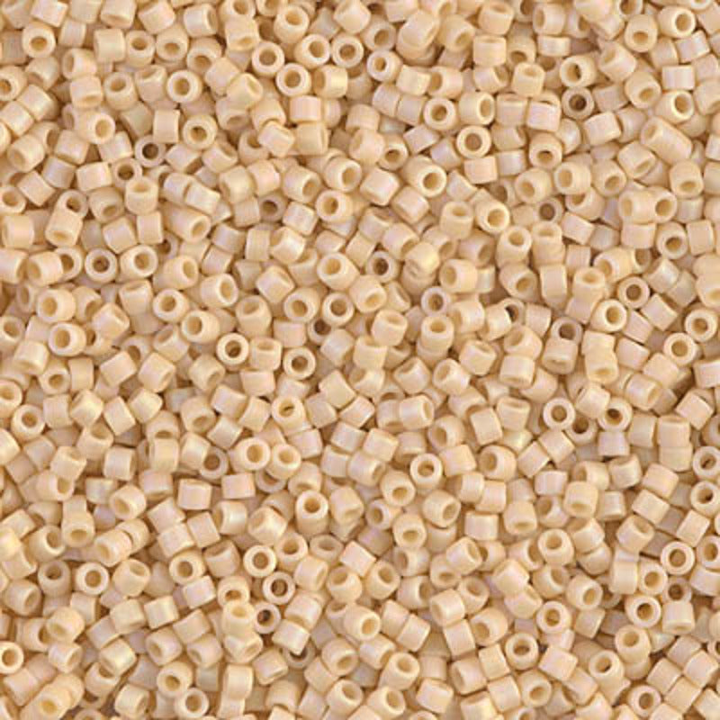 Perles Miyuki Delica 11/0 poire opaque mat AB DB1591
