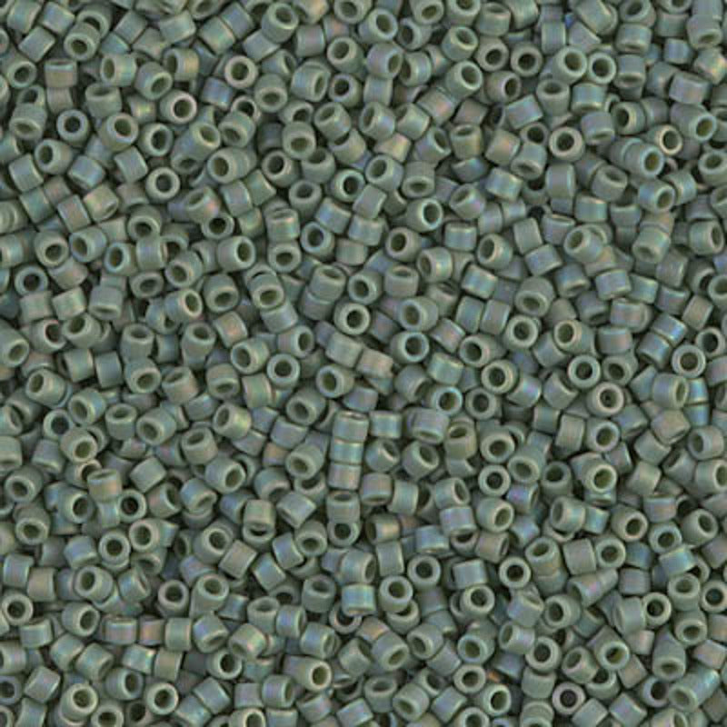Perles Miyuki Delica 11/0 avocat opaque mat AB DB1594