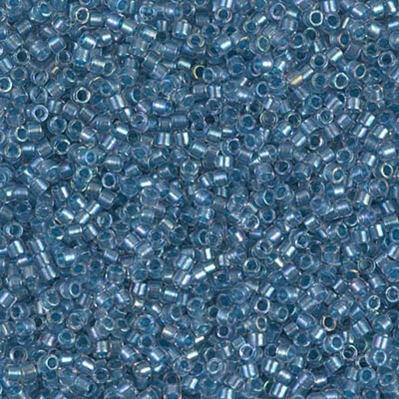 Perles Miyuki Delica 11/0 cristal doublé bleu ciel scintillant AB DB1762