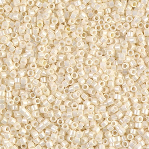 Perles Miyuki Delica 11/0 jaune clair Ceylan DB0203