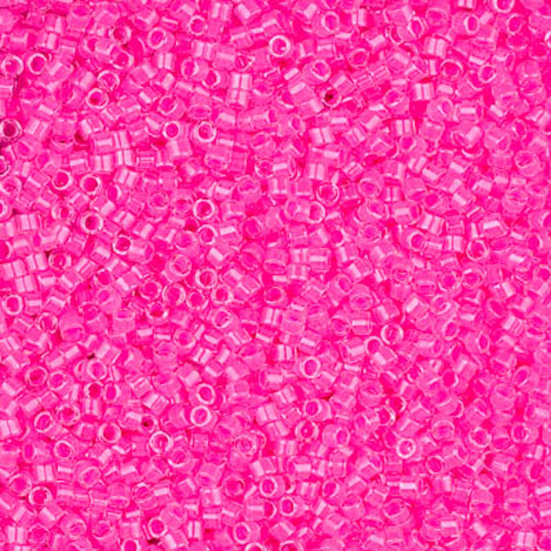 Perles Miyuki Delica 11/0 rose fraise sauvage lumineux DB2035