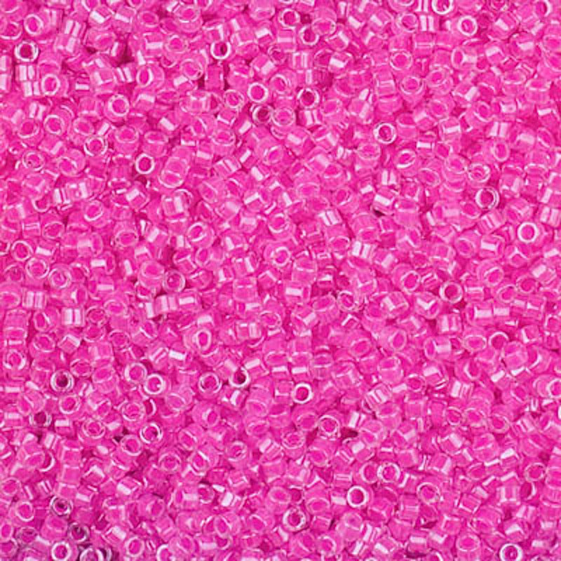 Perles Miyuki Delica 11/0 magenta vif lumineux DB2037