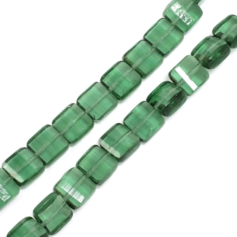 Fil de perles de Bohème carrées aplaties vert foncé transparent 9mm