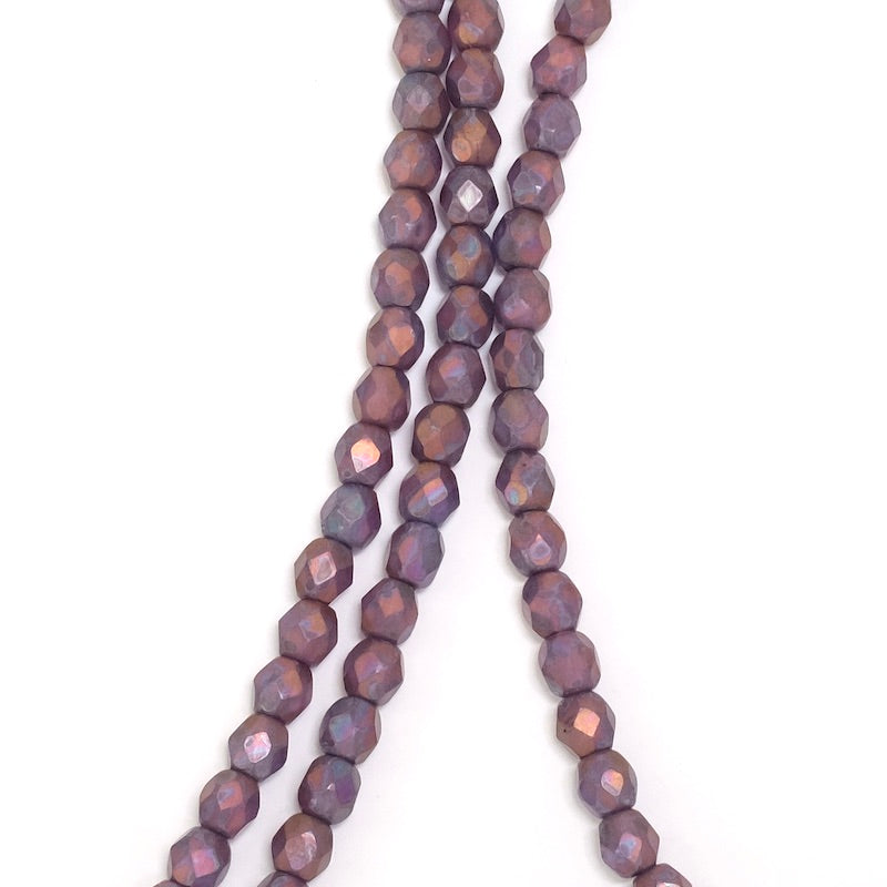 Fil de perles de Bohème rondes facettées nuances de violet irisé AB opaque 4mm