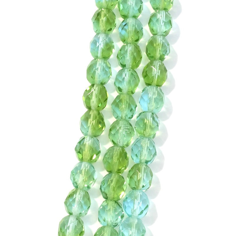 Fil de perles de Bohème rondes facettées nuance de vert transparent 8mm