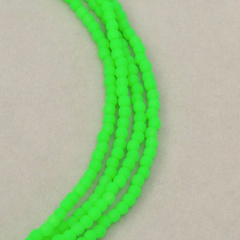 Fil de perles de Bohème rondes 2mm vert fluo opaque